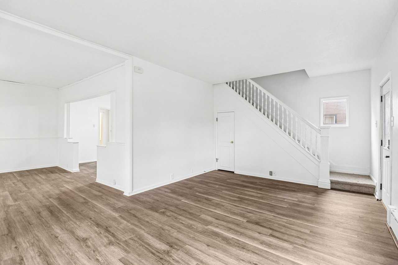 9 Blackman Ave - Photo 2 of 13
