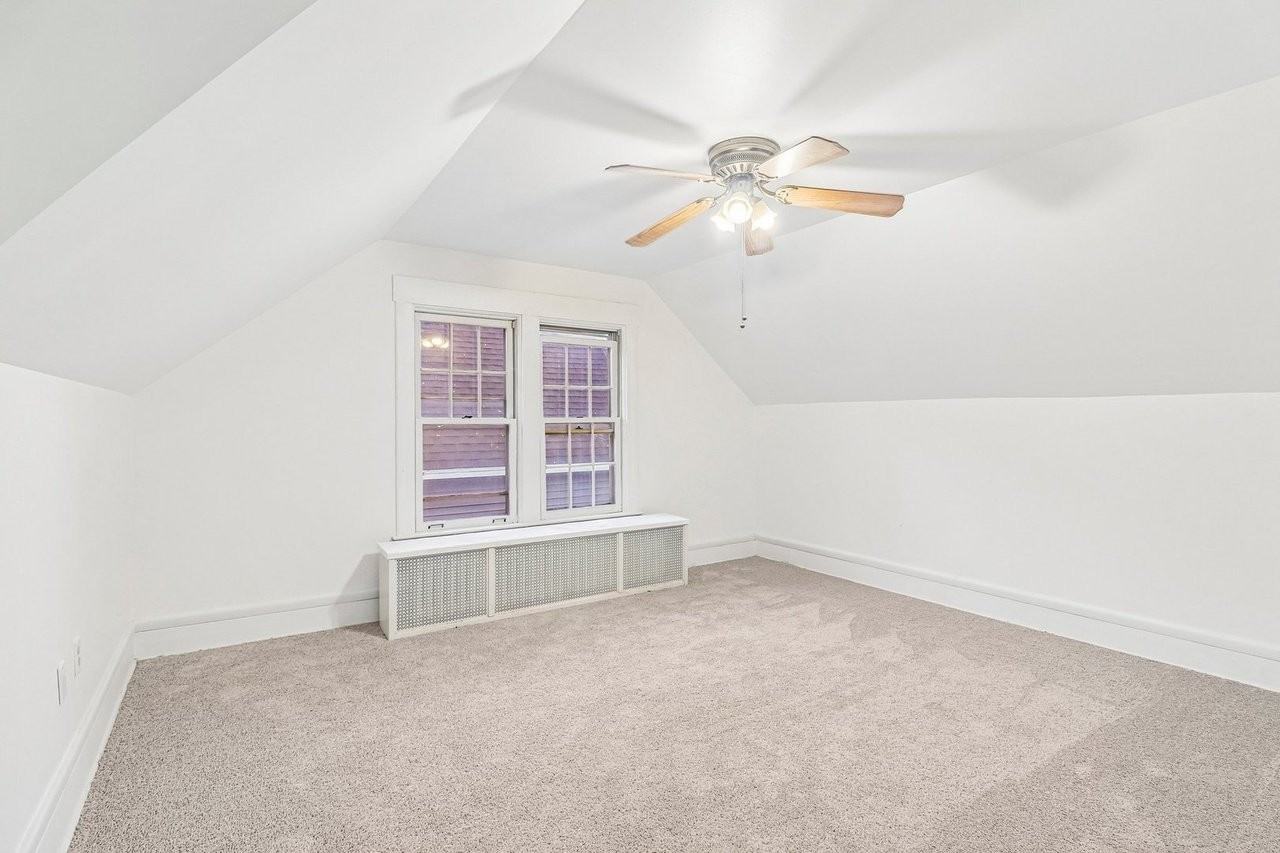 9 Blackman Ave - Photo 3 of 13