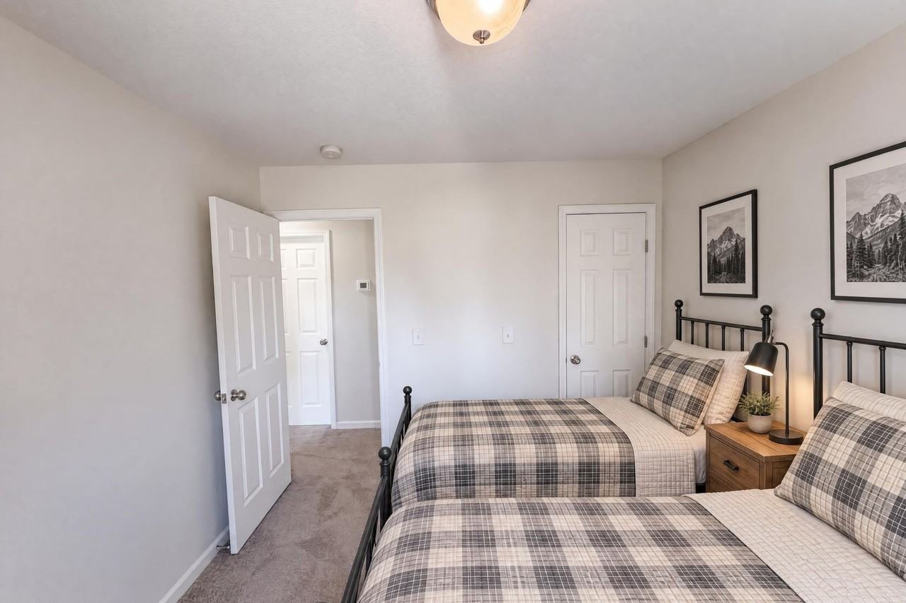 6008 White Chapel Way - Photo 6 of 16
