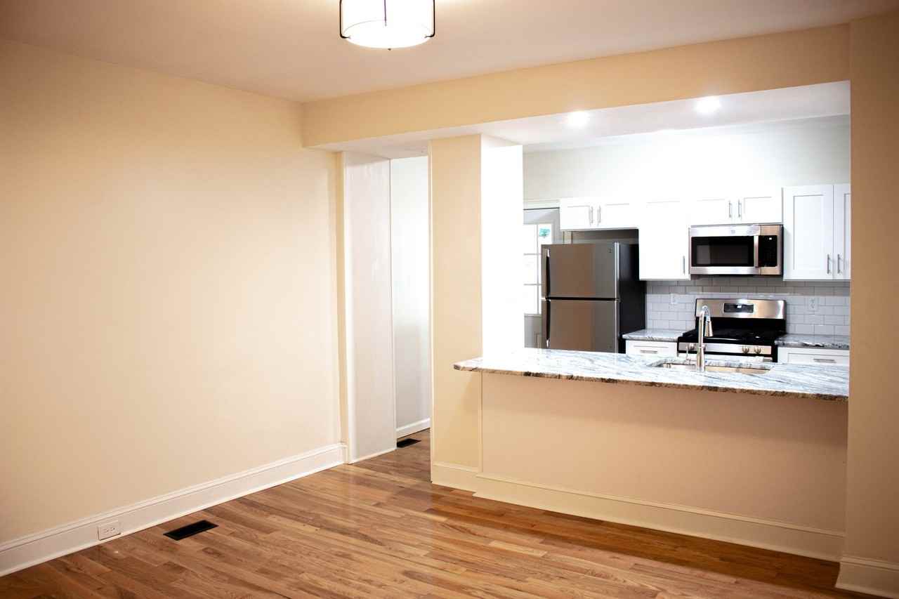404 Delmar St - Photo 7 of 20
