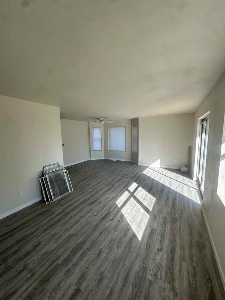 1253 Dolen Pl - Photo 3 of 12