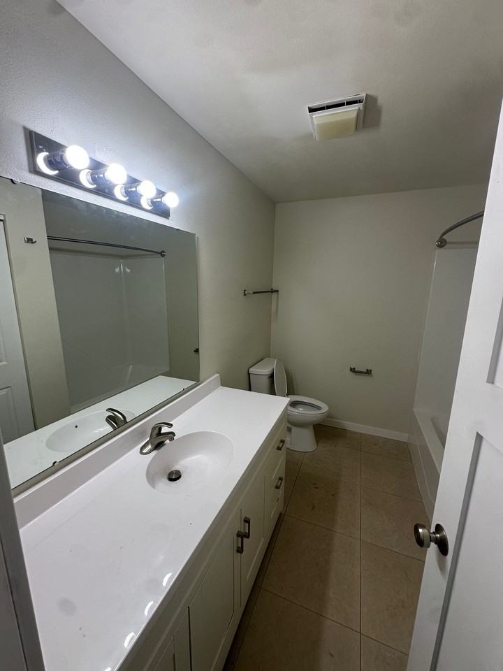 1253 Dolen Pl - Photo 5 of 12