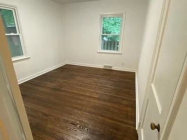 1019 Howell St - Photo 4 of 15