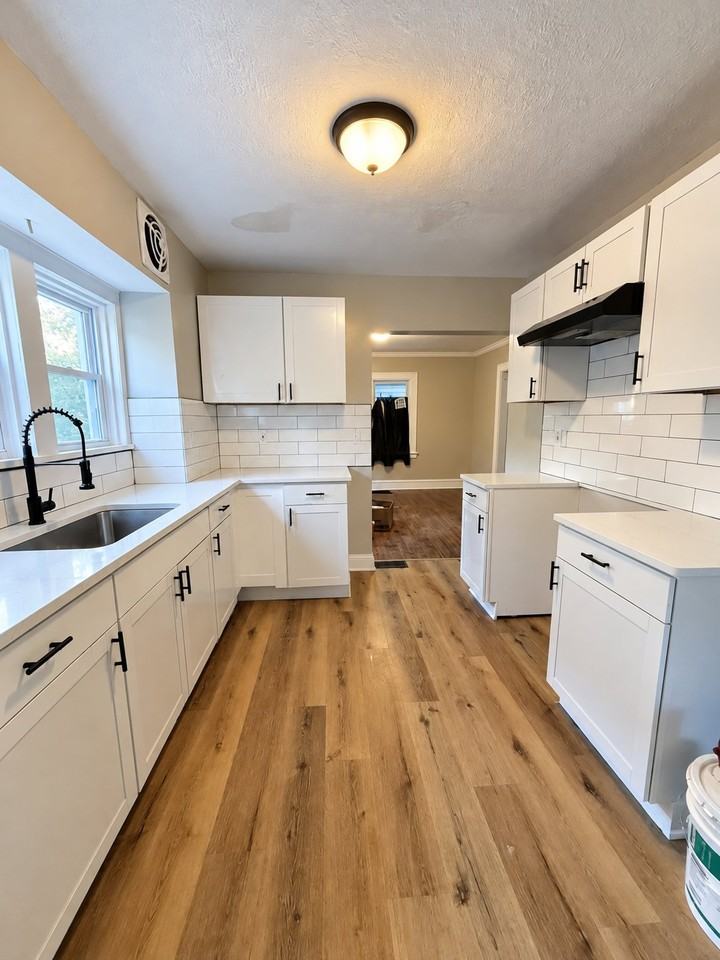 1033 Rushleigh Rd - Photo 3 of 8