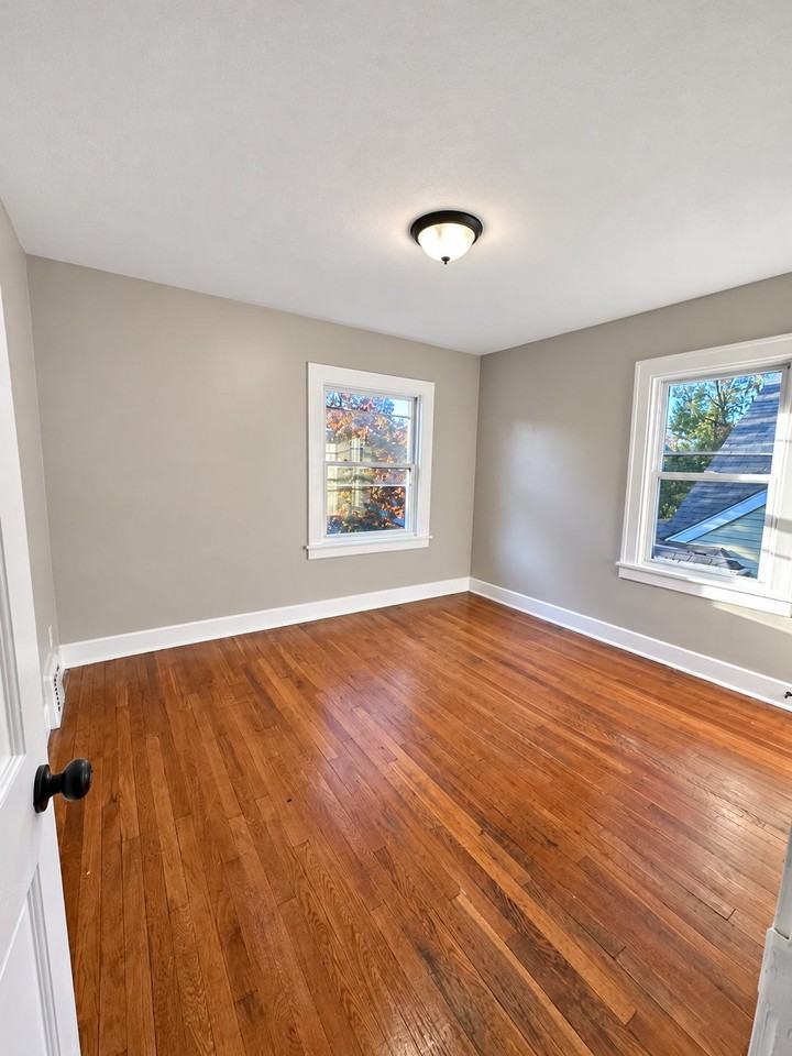 1033 Rushleigh Rd - Photo 6 of 8