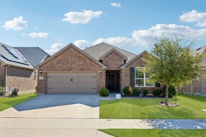 featured image of 929 Crest Breeze Dr