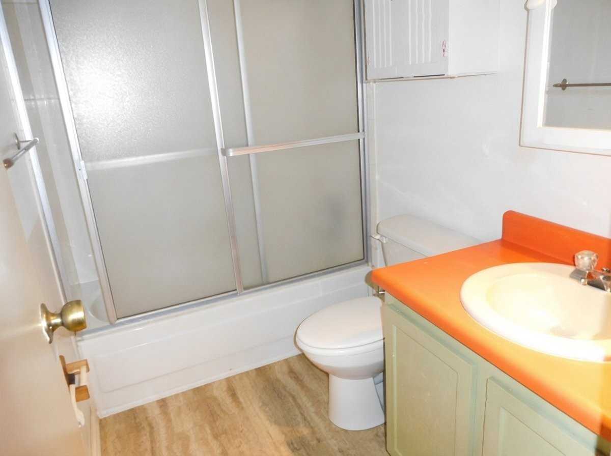 1250 Golden Cir - Photo 2 of 12