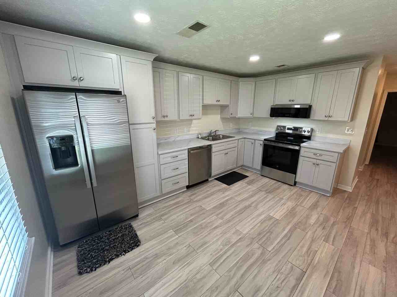 1178 Millcreek Dr - Photo 2 of 9