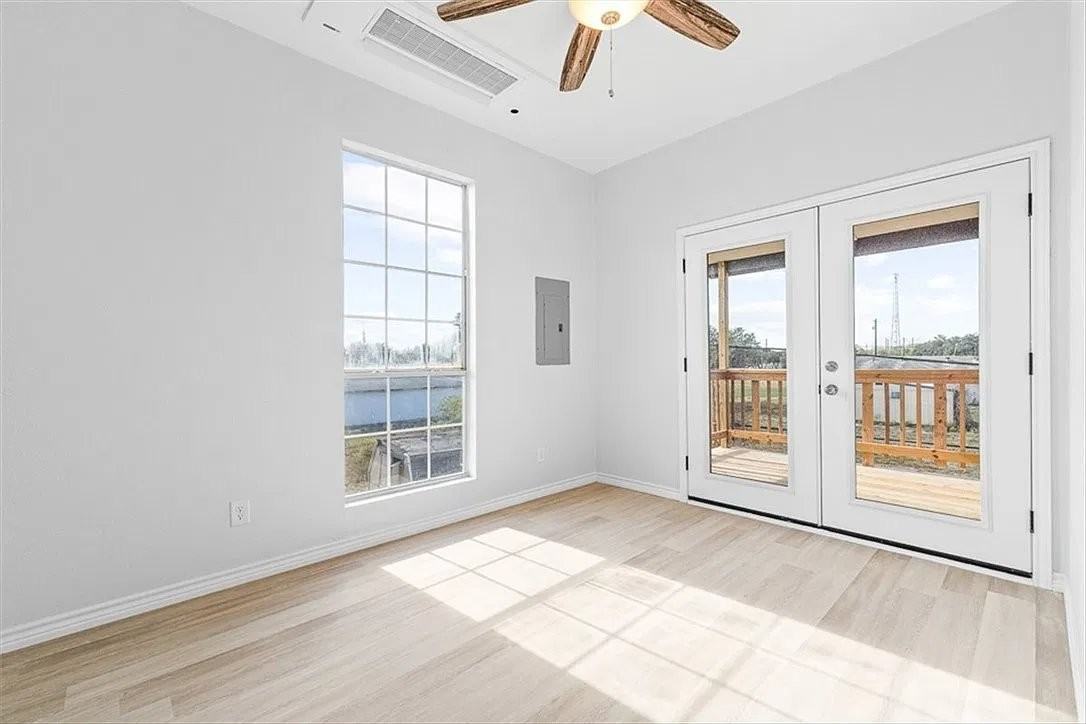 128 Saint Charles Loop W - Photo 2 of 20