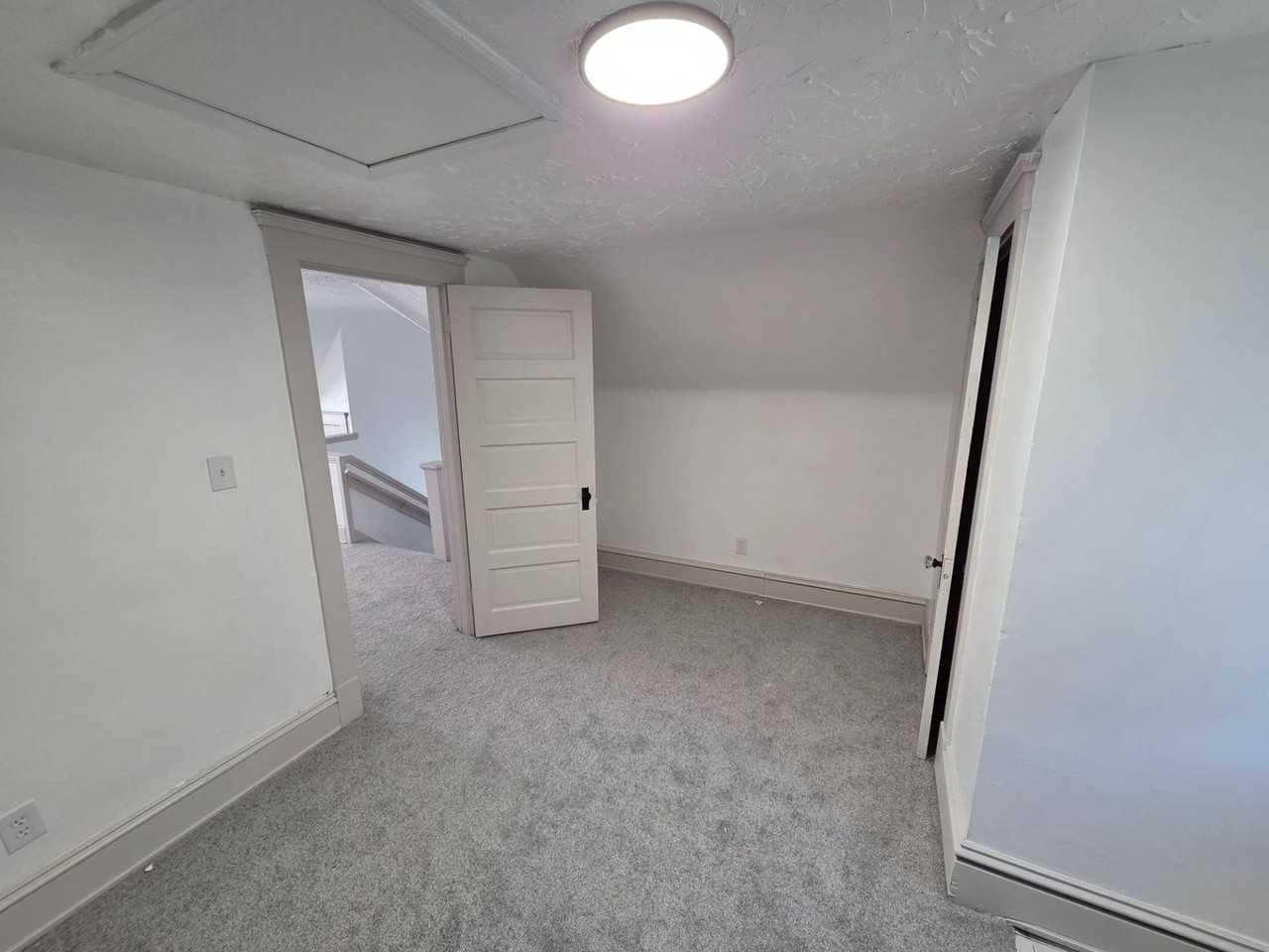 1885 Penrose Ave - Photo 5 of 43