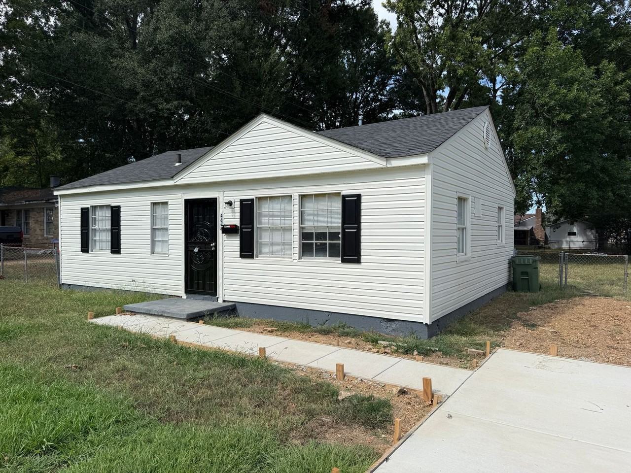 4668 Saratoga Rd - Photo 2 of 15