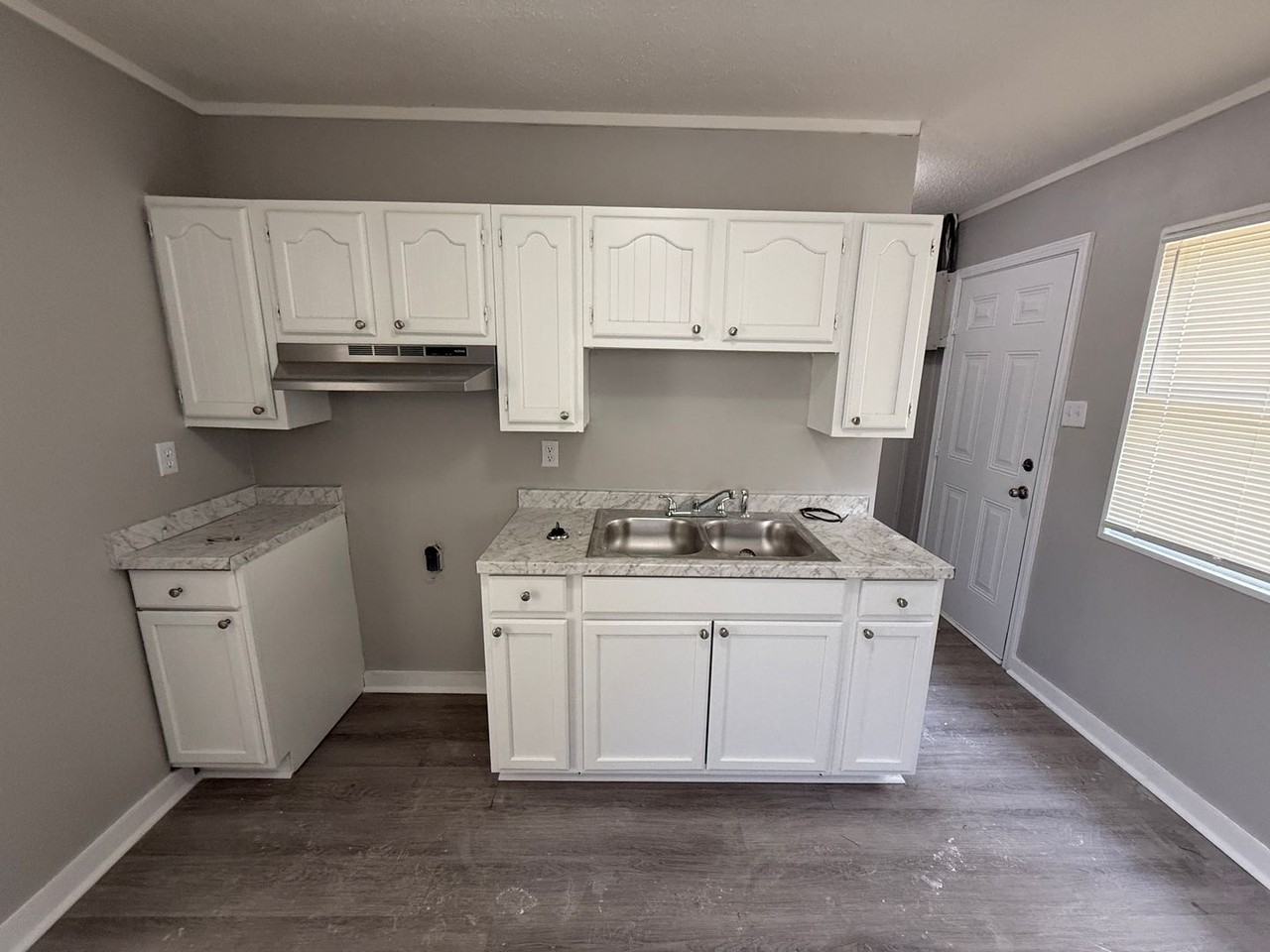 4668 Saratoga Rd - Photo 6 of 15