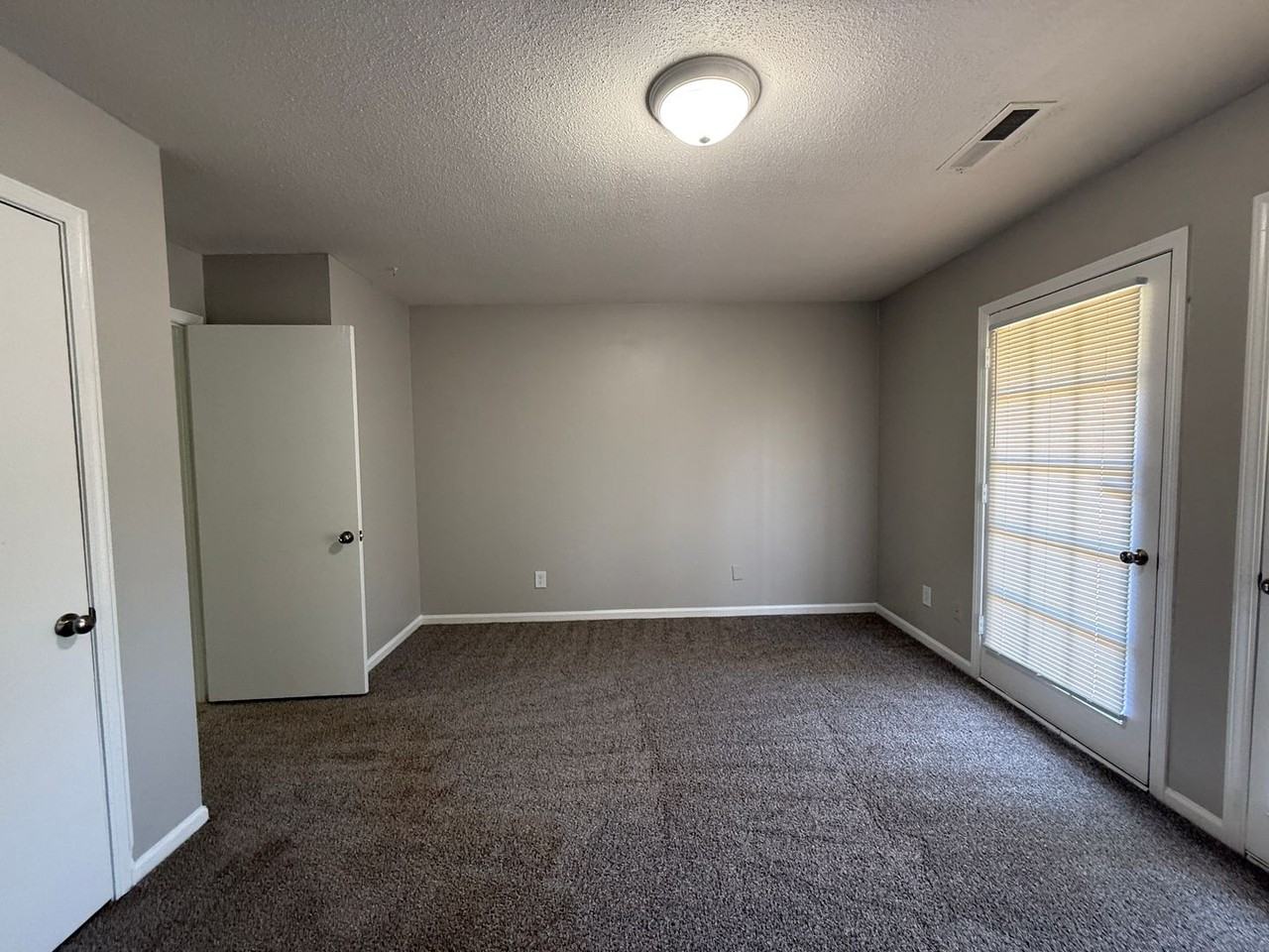 1823 Grovehaven Cir - Photo 3 of 11