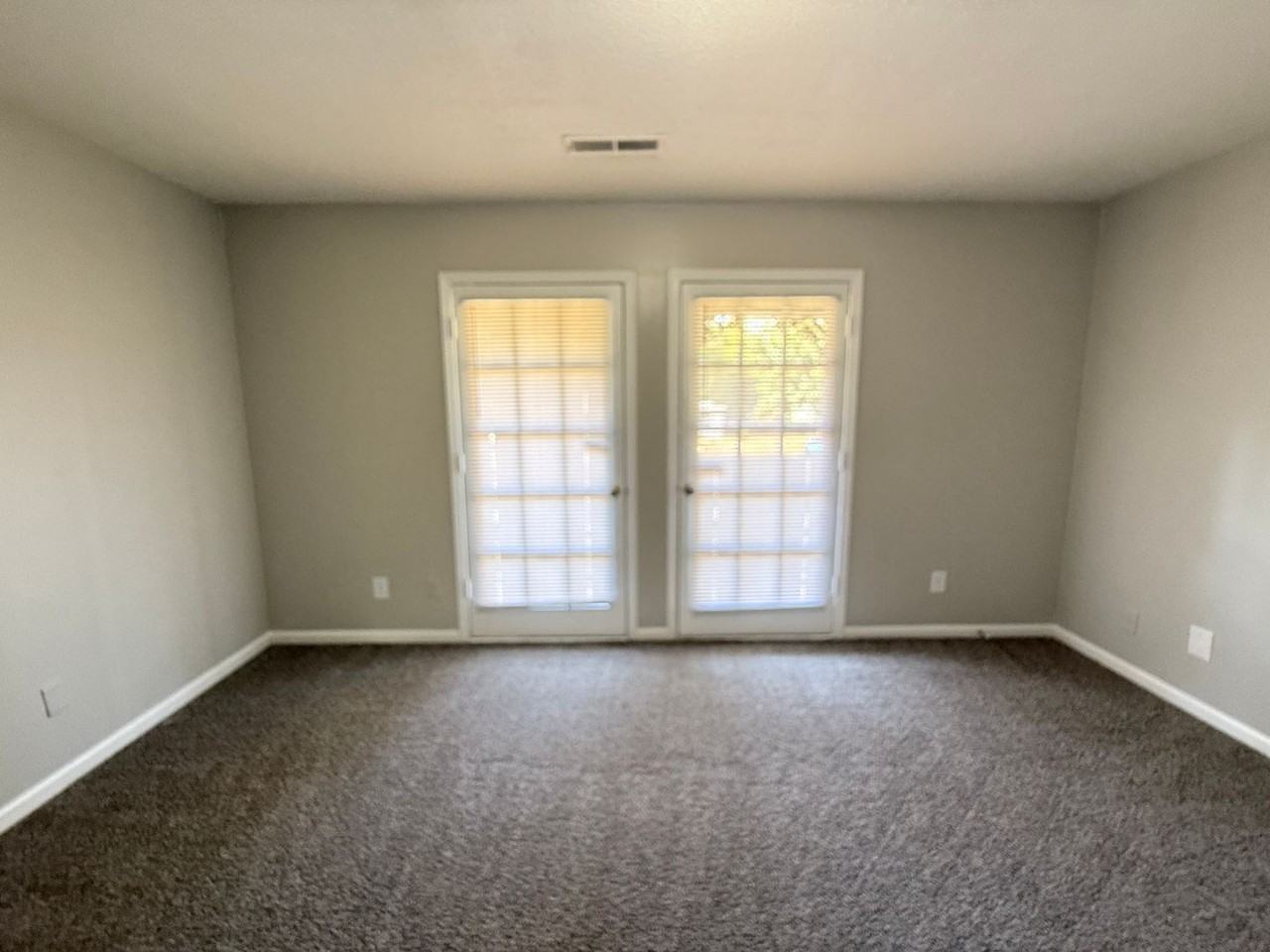 1823 Grovehaven Cir - Photo 4 of 11
