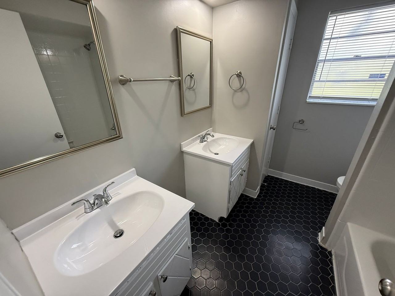 1823 Grovehaven Cir - Photo 7 of 11