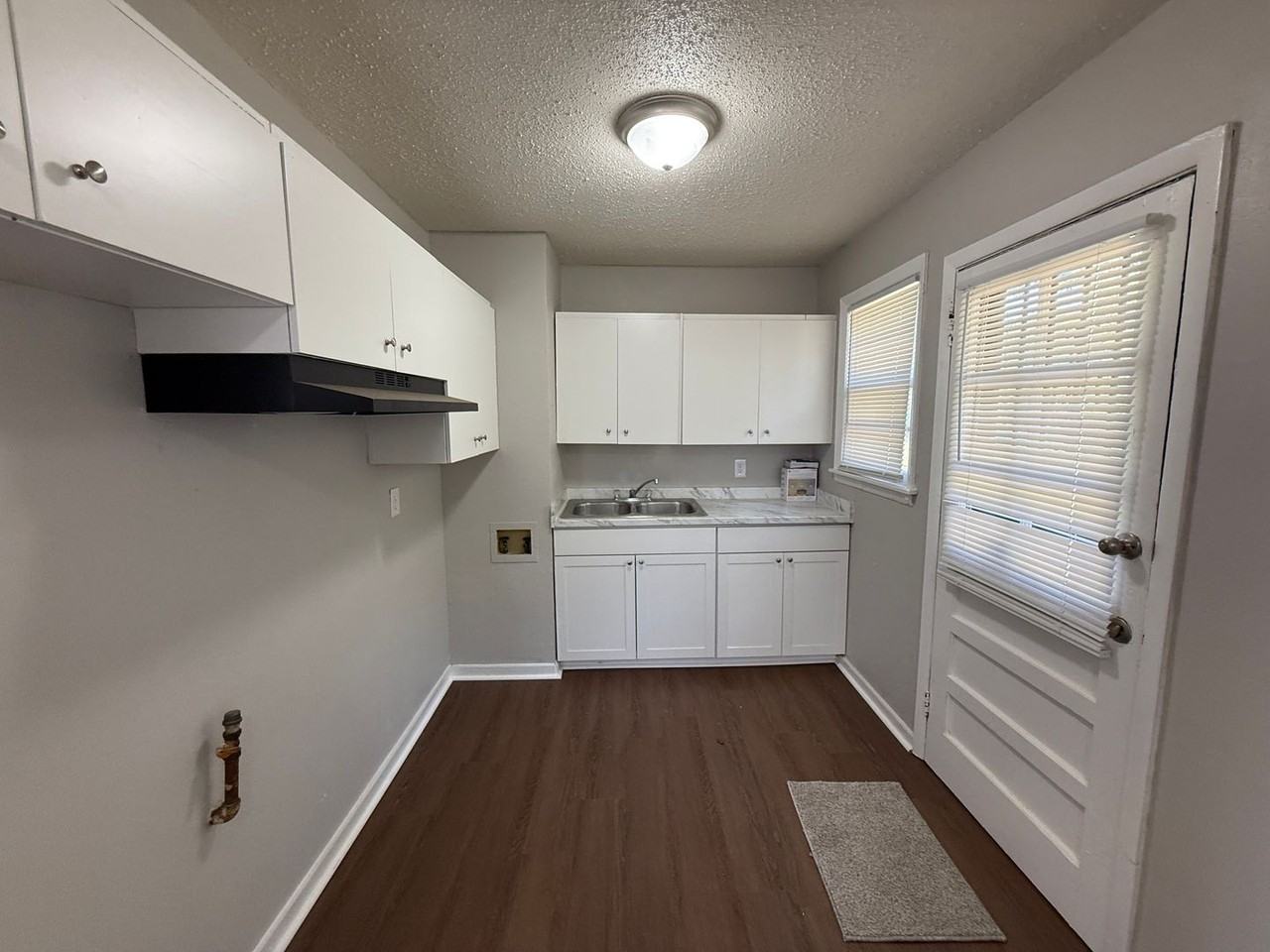 316 Flynn Rd - Photo 5 of 12