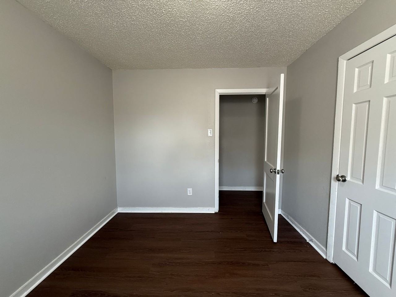 316 Flynn Rd - Photo 7 of 12