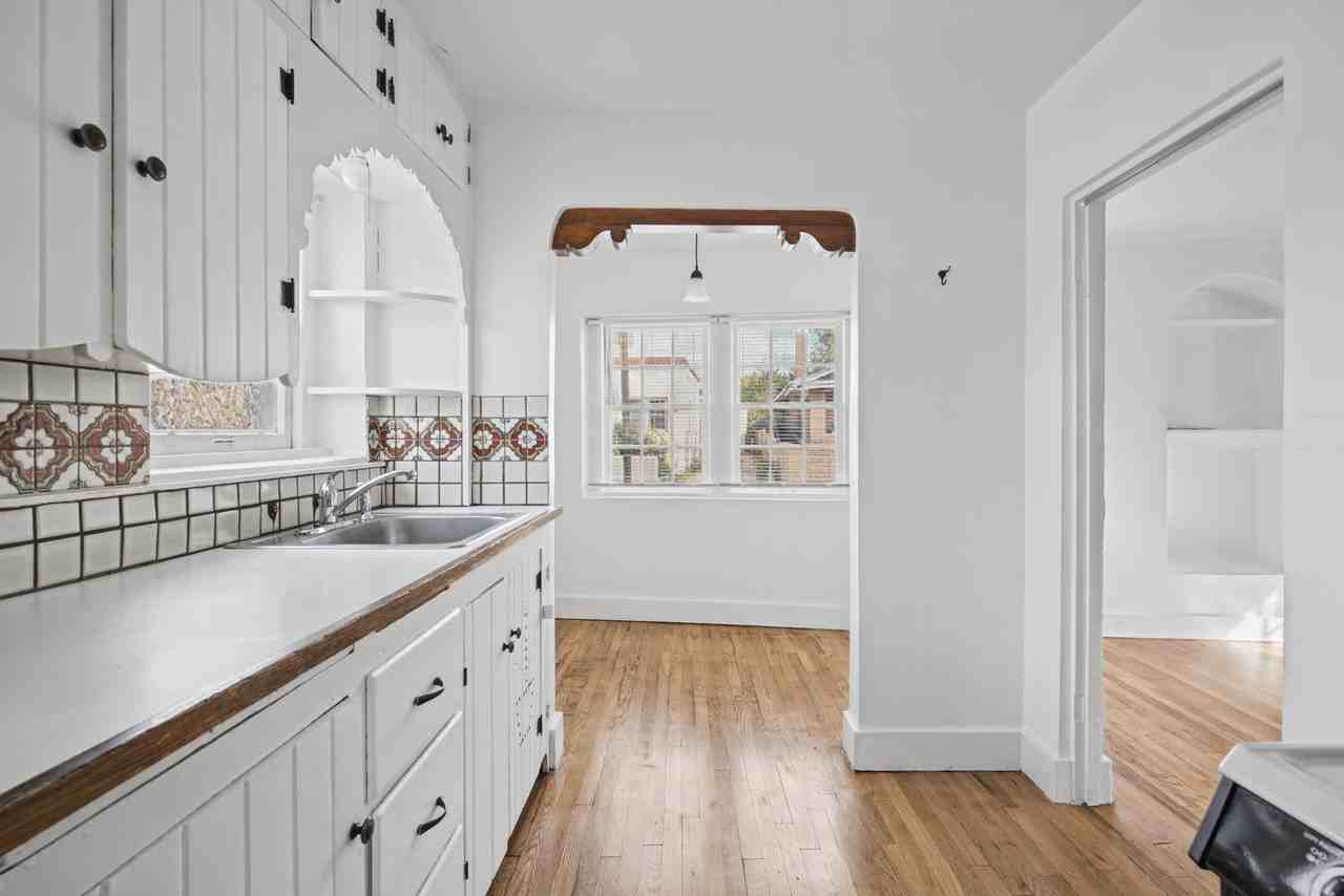 312 Staab St - Photo 5 of 19