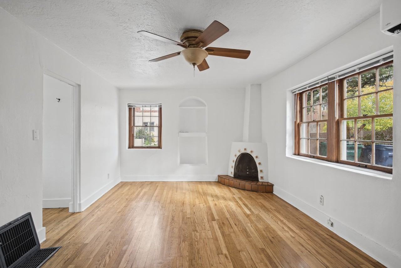 312 Staab St - Photo 3 of 19