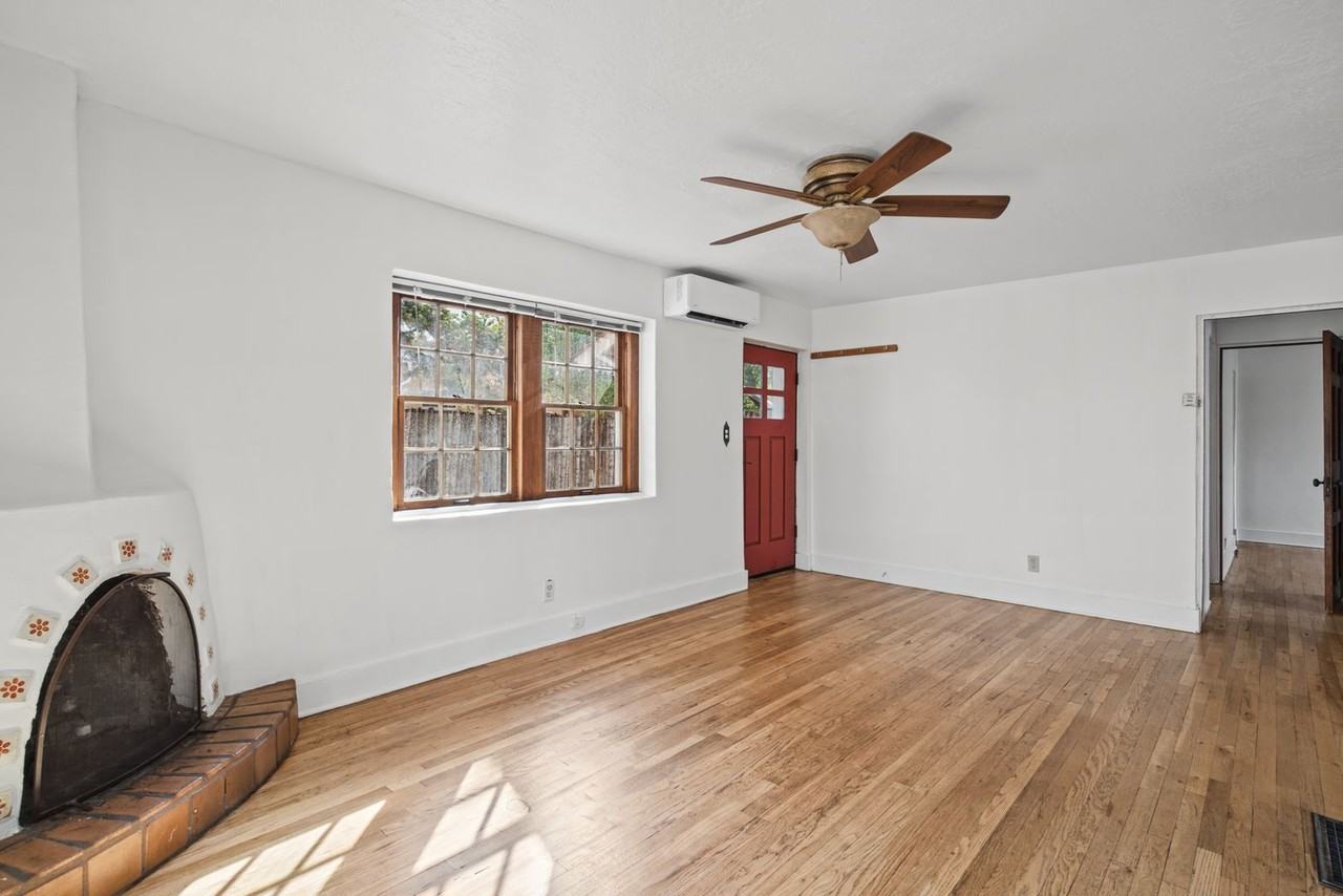 312 Staab St - Photo 2 of 19