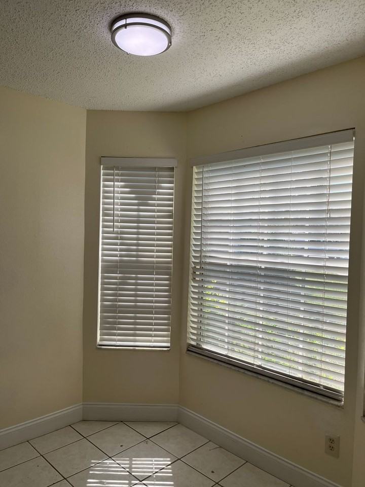 2001 Waterleaf St - Photo 2 of 22