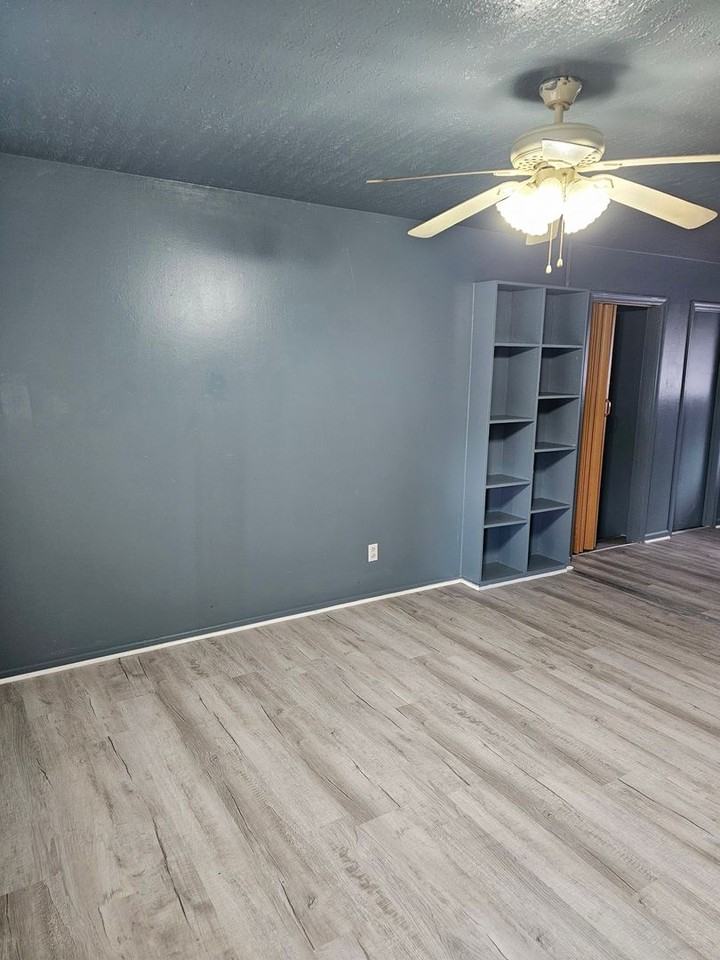 2025 Fernwood Cir - Photo 3 of 24