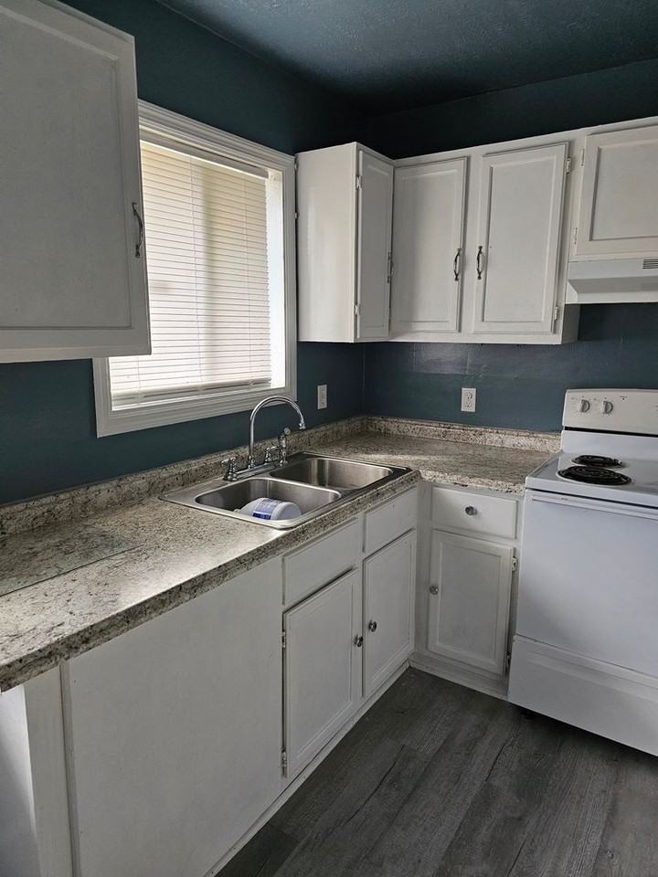 2025 Fernwood Cir - Photo 6 of 24