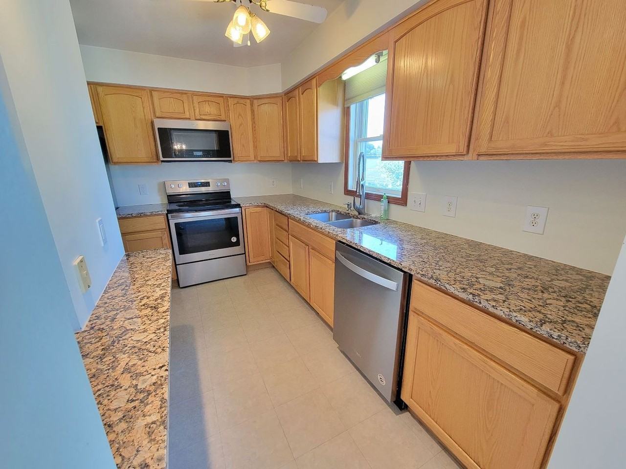 10 Riddle Ct - Photo 7 of 17