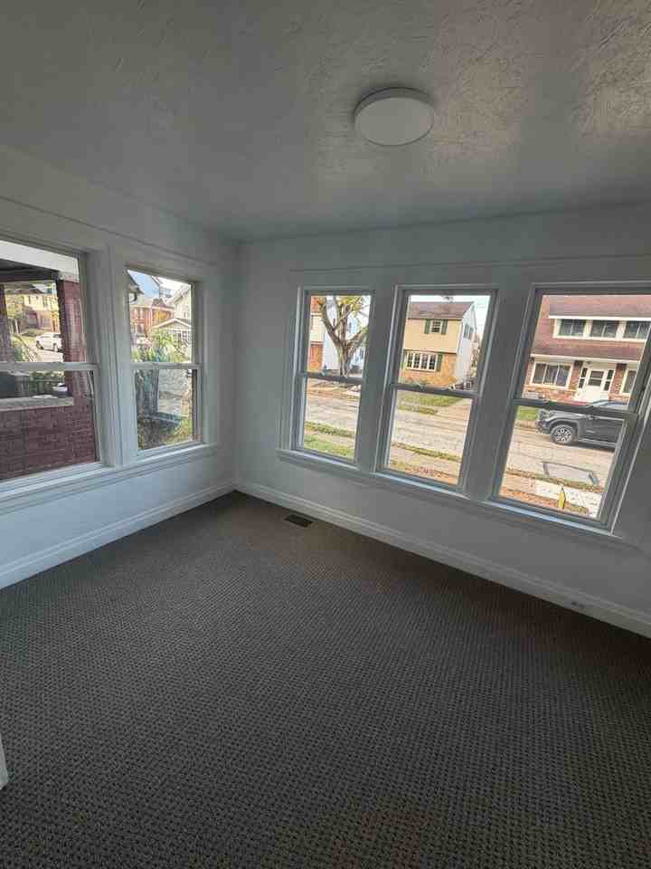 711 Lincoln Ave - Photo 5 of 19