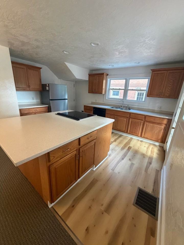 711 Lincoln Ave - Photo 7 of 19