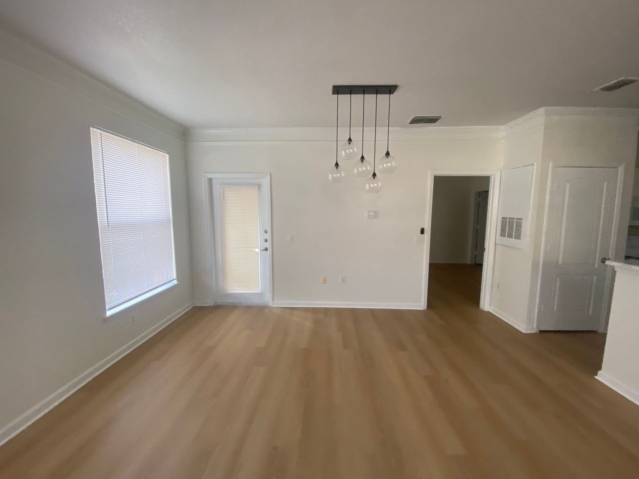8843 Villa View Cir - Photo 5 of 11