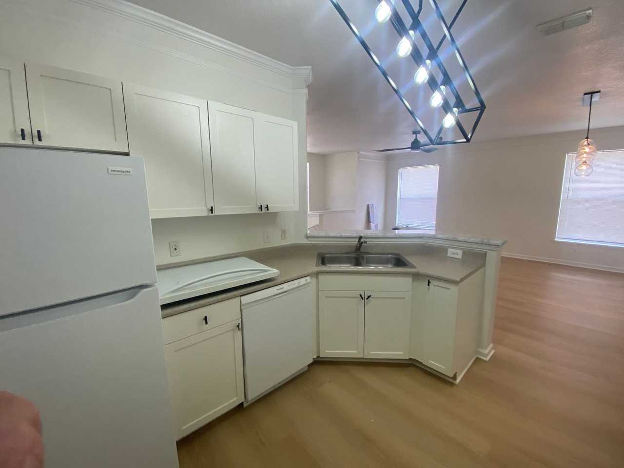 8843 Villa View Cir - Photo 7 of 11