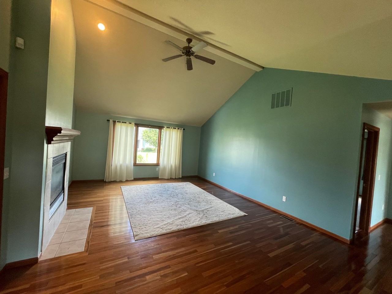 1826 Shakespeare Blvd - Photo 2 of 16