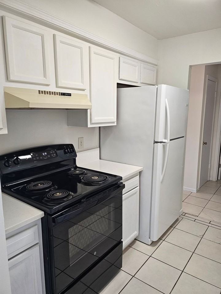 466 Bentwood Ln #C - Photo 4 of 15