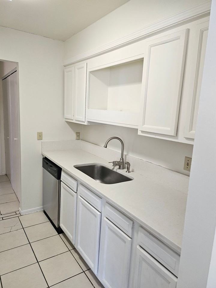 466 Bentwood Ln #C - Photo 5 of 15