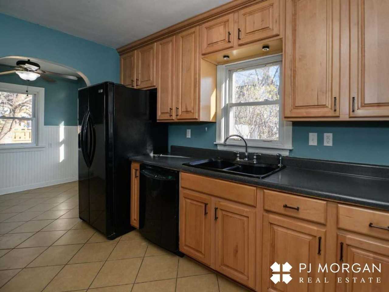 6456 Poppleton Ave - Photo 3 of 9