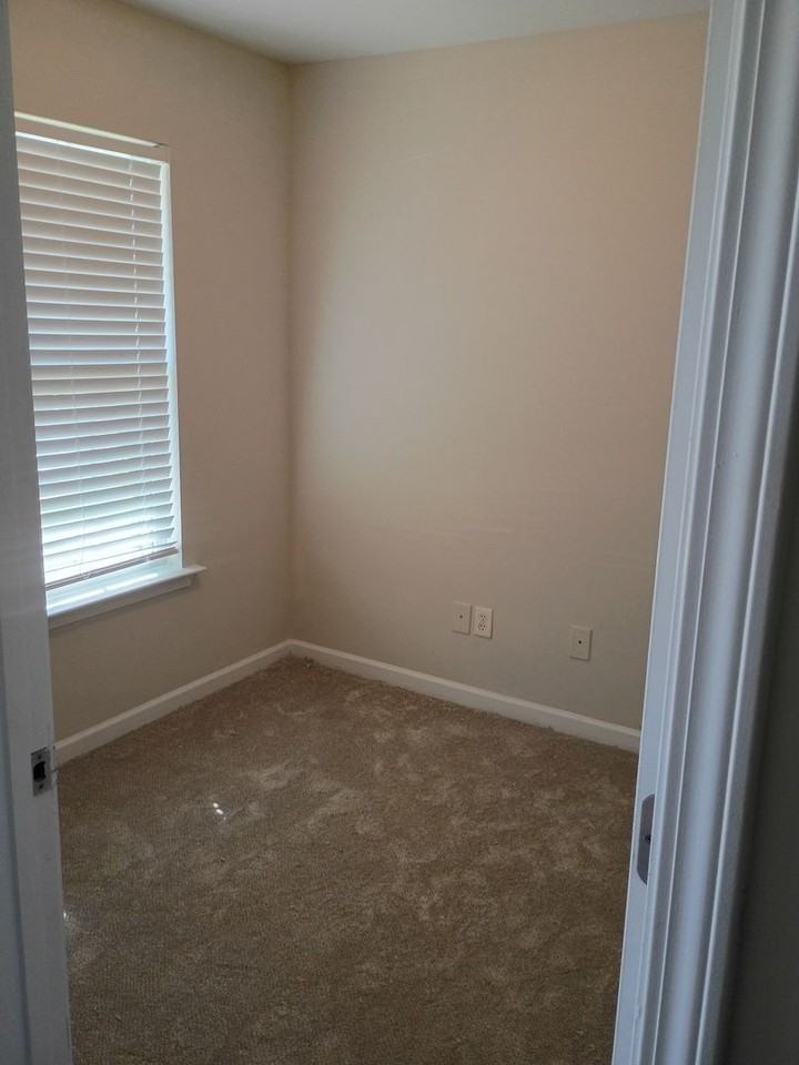 201 Rabon Springs Rd - Photo 4 of 35