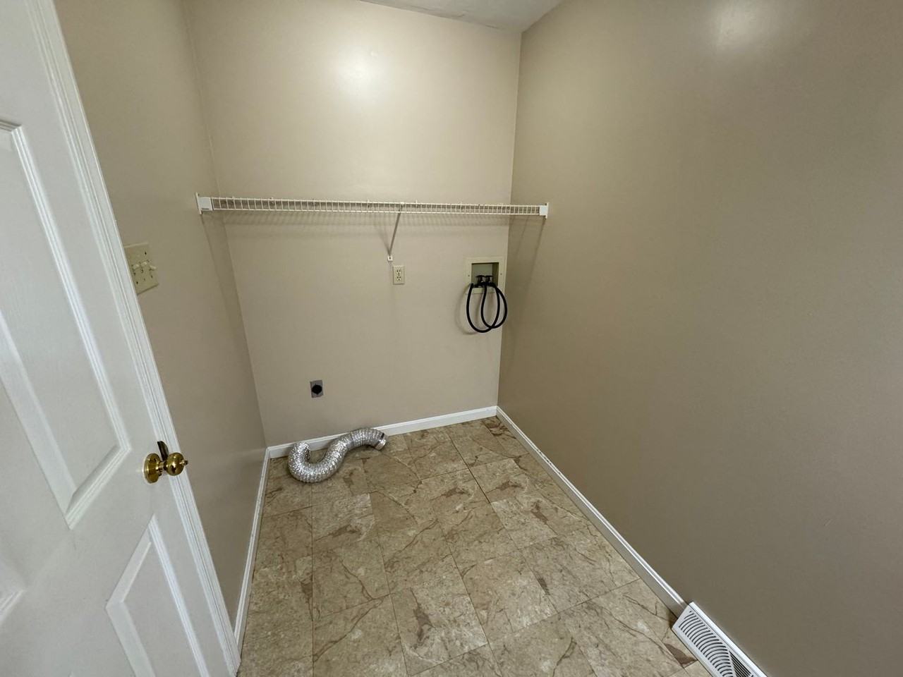 250 Olney Rd - Photo 5 of 13