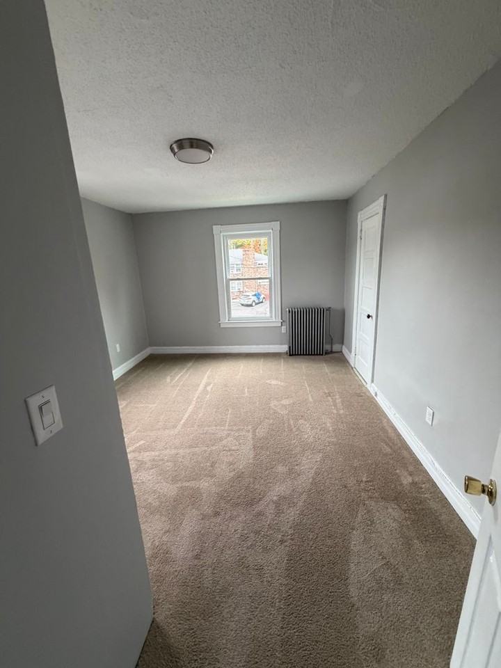 72 Cottage St - Photo 7 of 12
