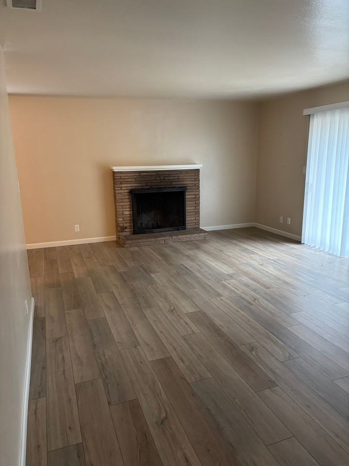 1072 Meadow Ave - Photo 6 of 12