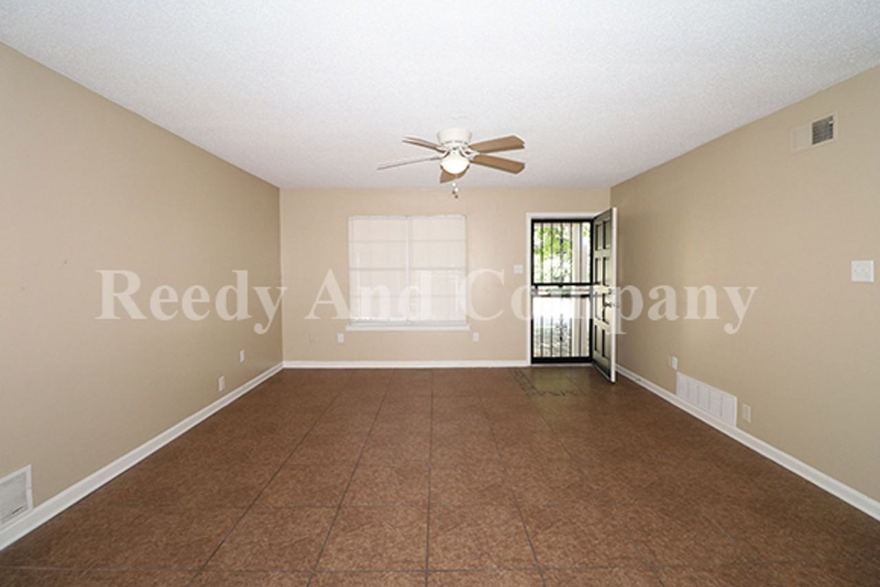3285 Mayfair Dr - Photo 4 of 22