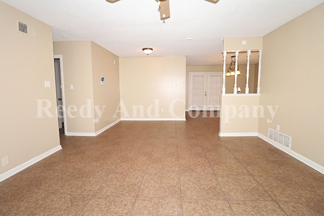 3285 Mayfair Dr - Photo 5 of 22