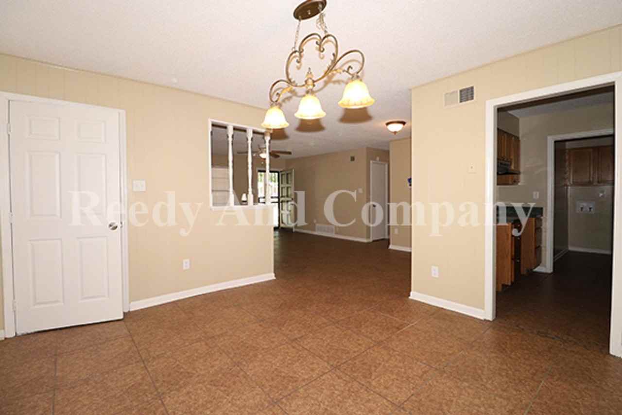 3285 Mayfair Dr - Photo 7 of 22