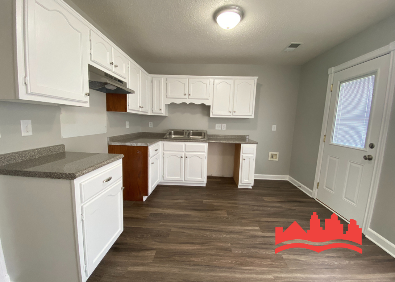 7849 Mary Payton Dr - Photo 5 of 25