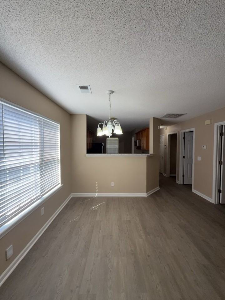 515 Providence Crossing Dr - Photo 4 of 15