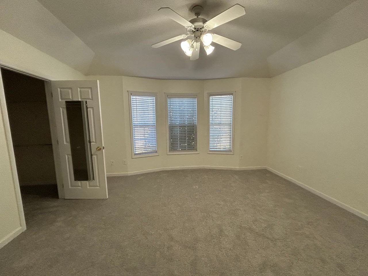 4715 Beckel Rd - Photo 5 of 8
