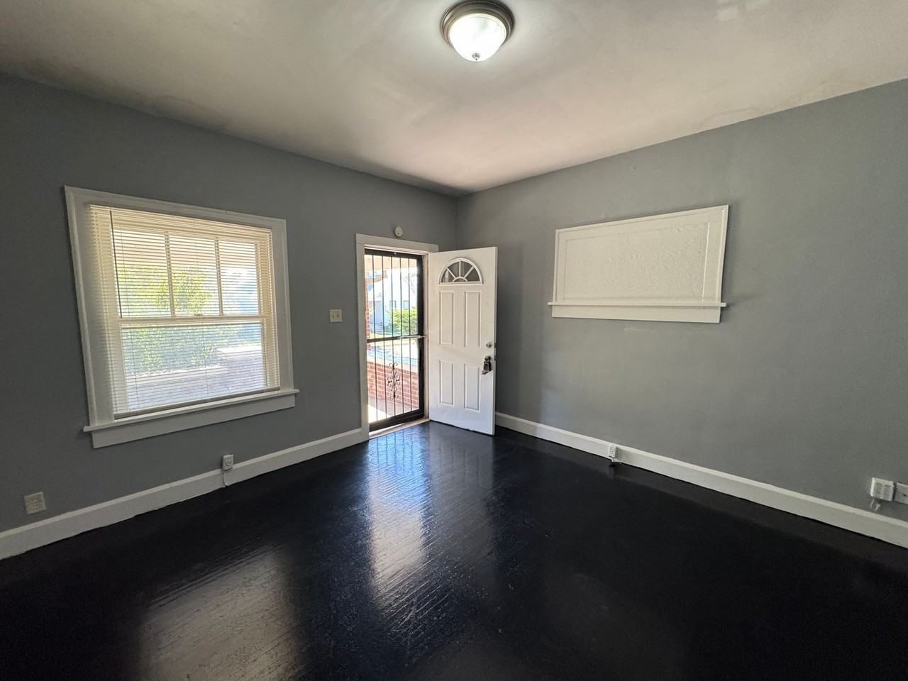 830 Weghorst St - Photo 6 of 27