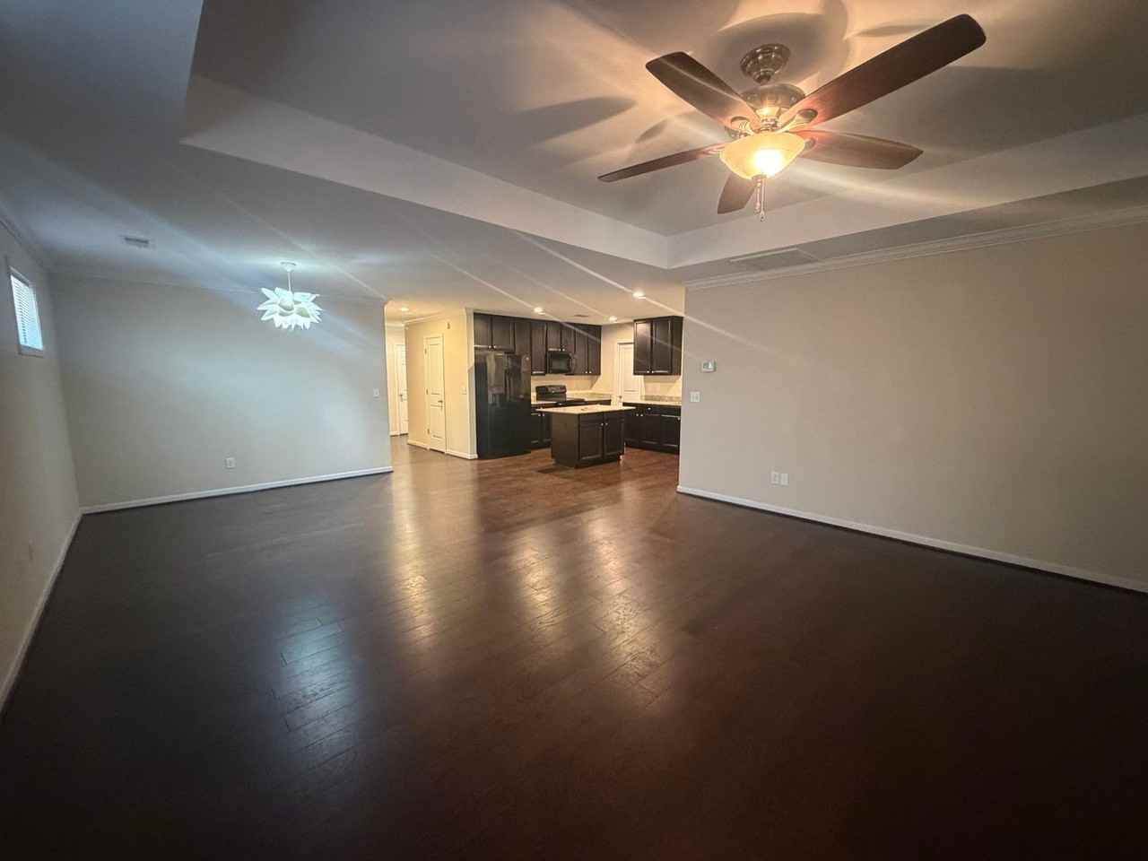 3142 Girard Dr - Photo 4 of 30