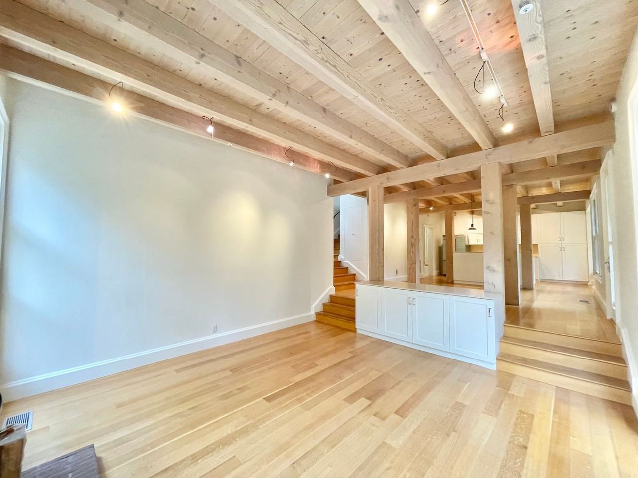 68 Sycamore Ave - Photo 3 of 36