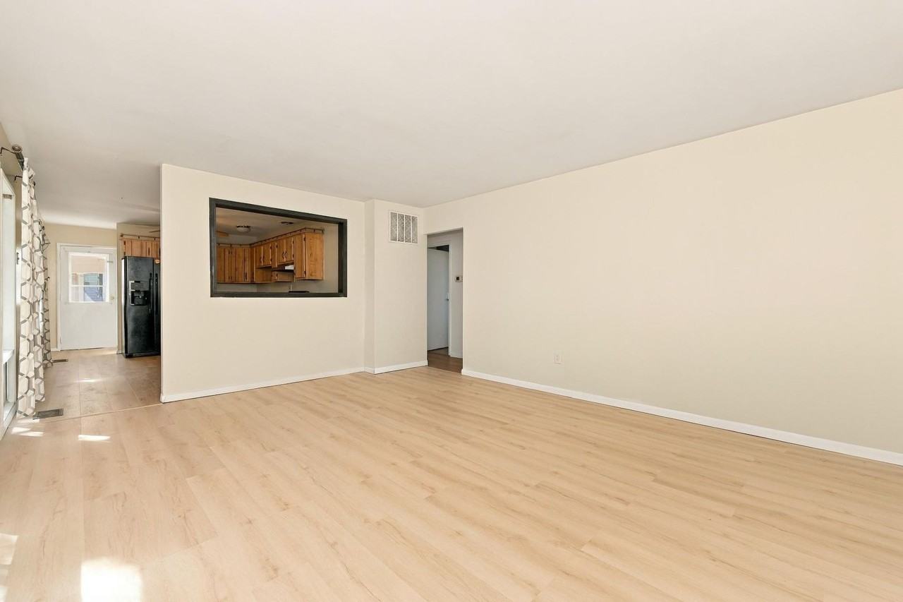 62 Hawley Ct - Photo 4 of 10